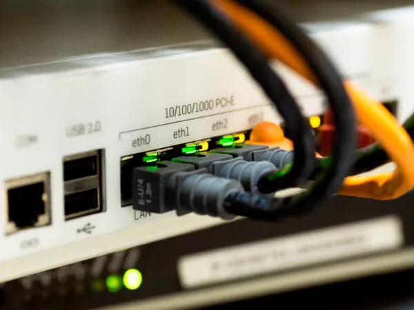 Conexión de cableado estructurado en puertos gigabit Ethernet por Cactelcom